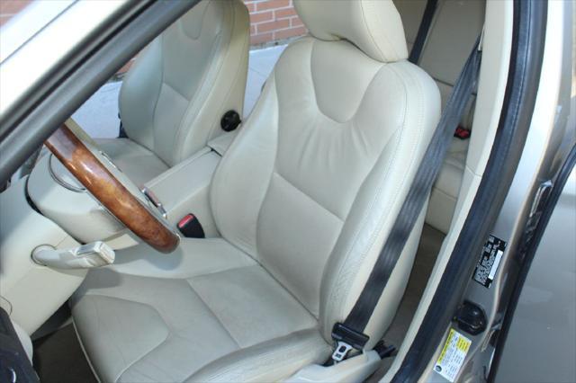 Photo of 2012 TAN Volvo XC60