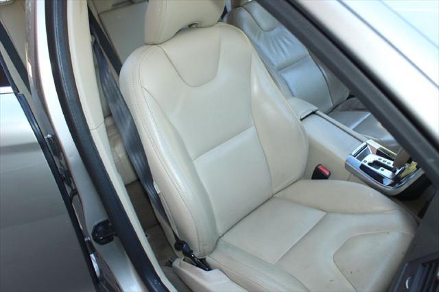 Photo of 2012 TAN Volvo XC60