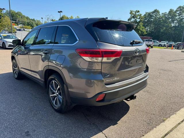 Photo of 2017 Predawn Gray Mica Toyota Highlander