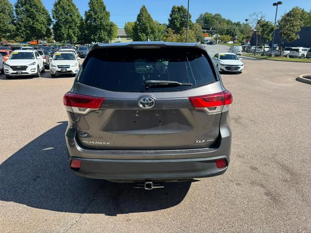 Photo of 2017 Predawn Gray Mica Toyota Highlander