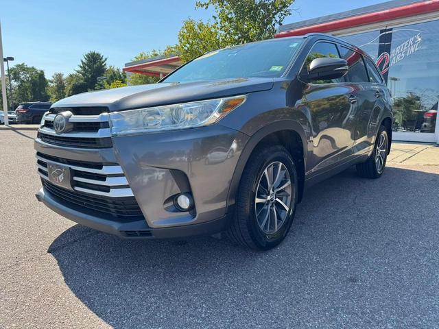 Photo of 2017 Predawn Gray Mica Toyota Highlander