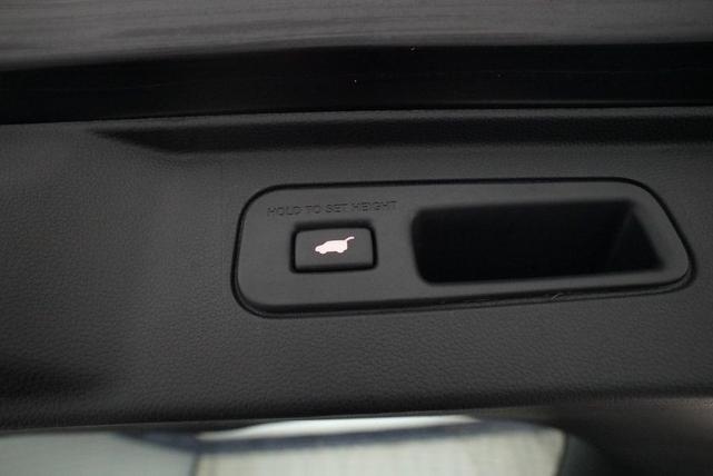 Photo of 2023 Crystal Black Pearl Honda Pilot