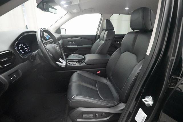 Photo of 2023 Crystal Black Pearl Honda Pilot