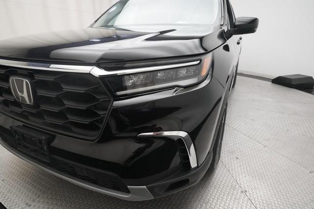 Photo of 2023 Crystal Black Pearl Honda Pilot