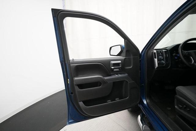 Photo of 2017 Deep Ocean Blue Metallic Chevrolet Silverado 1500