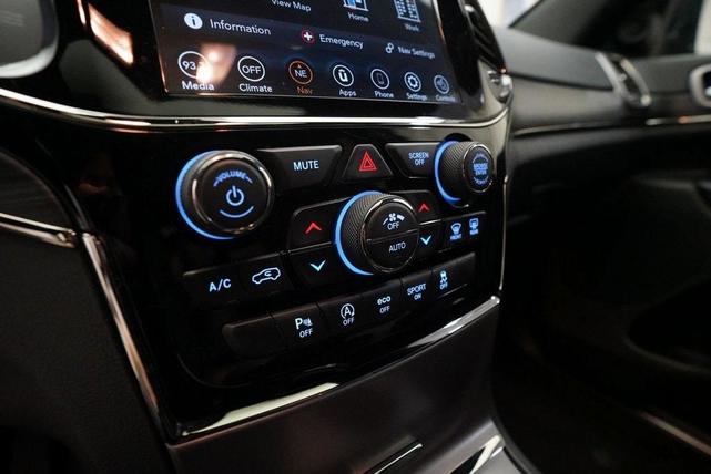 Photo of 2020 Diamond Black Jeep Grand Cherokee