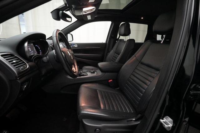 Photo of 2020 Diamond Black Jeep Grand Cherokee