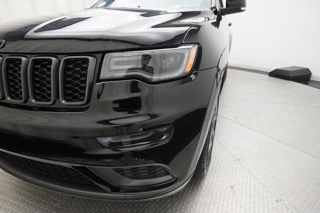 Photo of 2020 Diamond Black Jeep Grand Cherokee
