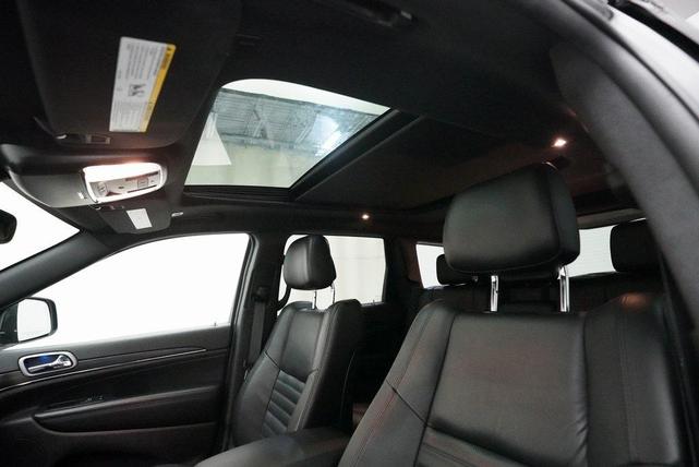 Photo of 2020 Diamond Black Jeep Grand Cherokee