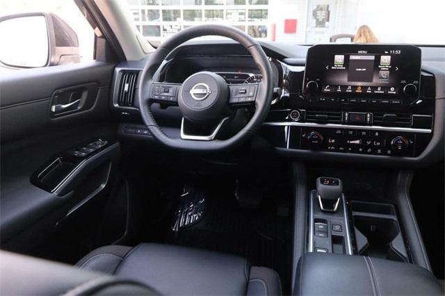 Photo of 2024 Super Black Nissan Pathfinder
