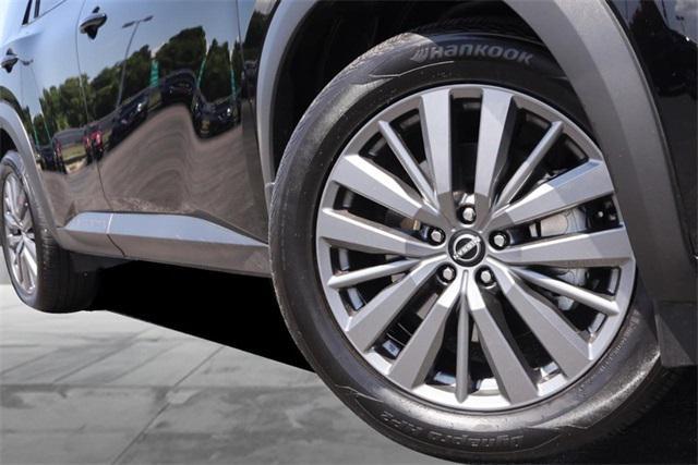 Photo of 2024 Super Black Nissan Pathfinder
