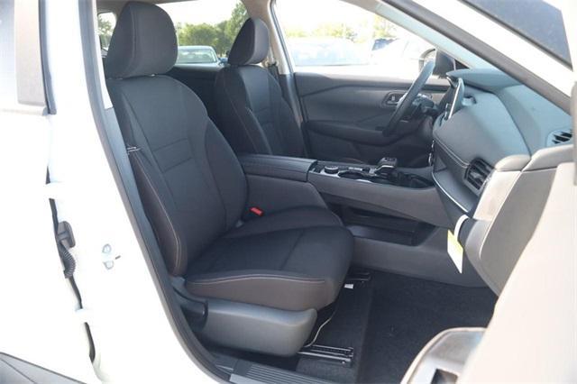 Photo of 2026 Glacier Wh Nissan Rogue