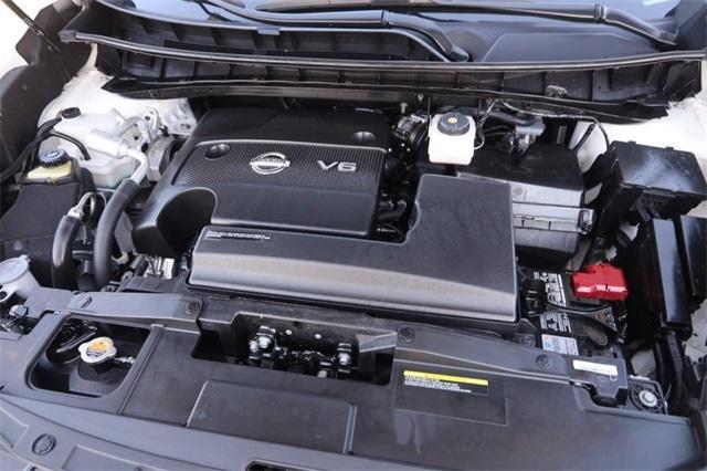 Photo of 2024 Pearl White Nissan Murano