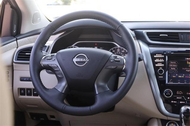 Photo of 2024 Pearl White Nissan Murano