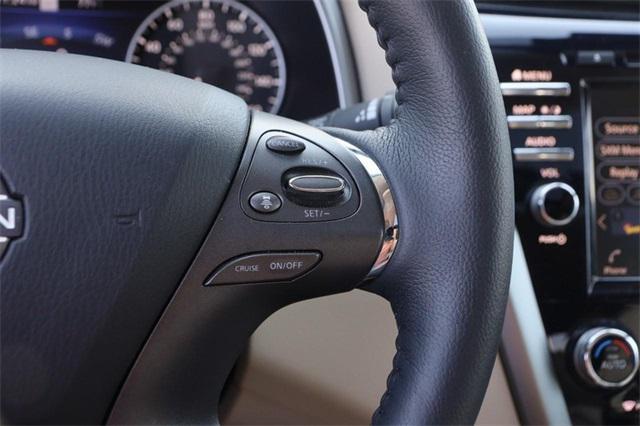 Photo of 2024 Pearl White Nissan Murano