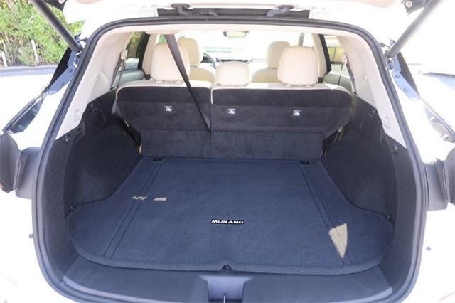 Photo of 2024 Pearl White Nissan Murano