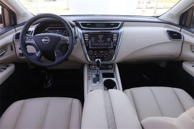 Photo of 2024 Pearl White Nissan Murano