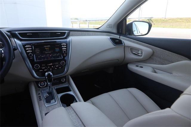Photo of 2024 Pearl White Nissan Murano