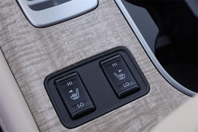 Photo of 2024 Pearl White Nissan Murano
