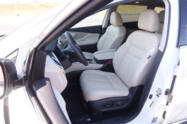 Photo of 2024 Pearl White Nissan Murano