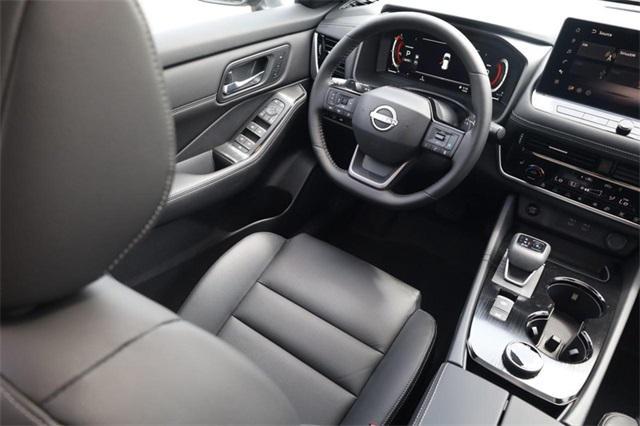 Photo of 2025 Silver Metallic Nissan Rogue