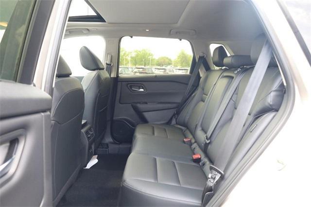 Photo of 2025 Silver Metallic Nissan Rogue