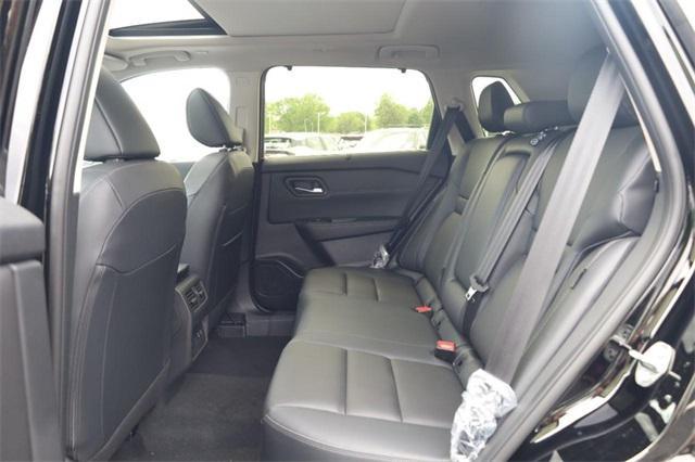 Photo of 2025 Super Black Nissan Rogue