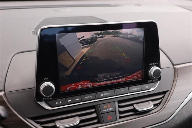 Photo of 2024 Super Black Nissan Altima
