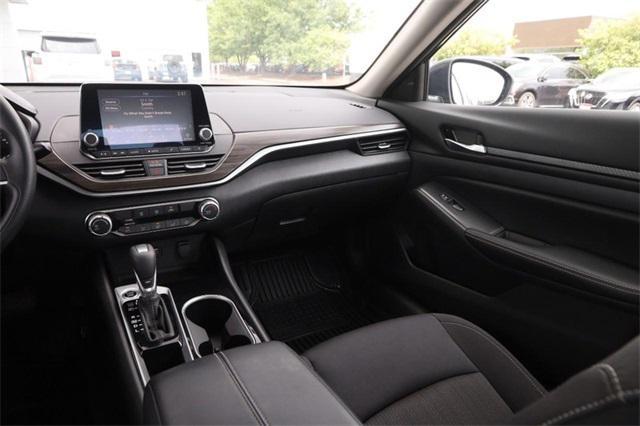 Photo of 2024 Super Black Nissan Altima