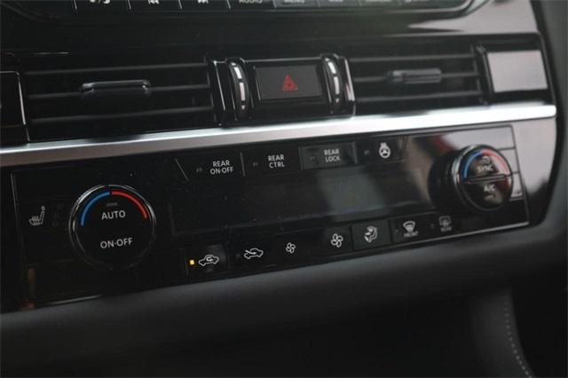Photo of 2025 Scarlet Nissan Pathfinder