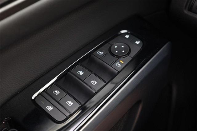 Photo of 2025 Scarlet Nissan Pathfinder