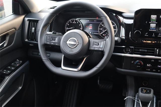 Photo of 2025 Scarlet Nissan Pathfinder