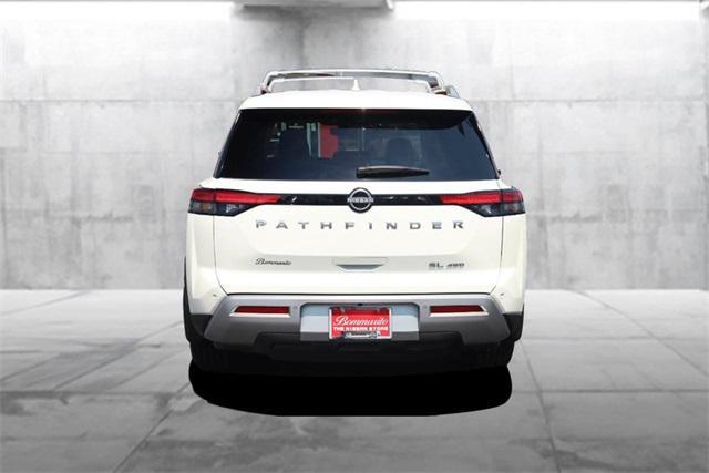 Photo of 2024 Pearl White Tricoat Nissan Pathfinder