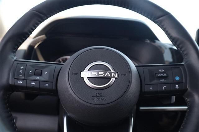 Photo of 2024 Pearl White Tricoat Nissan Pathfinder