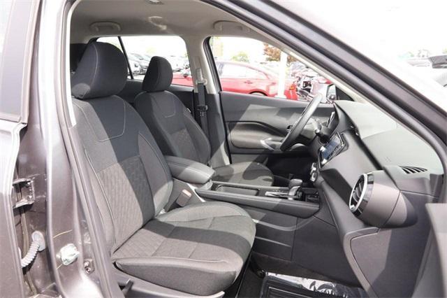 Photo of 2024 Gun Metallic Nissan Kicks