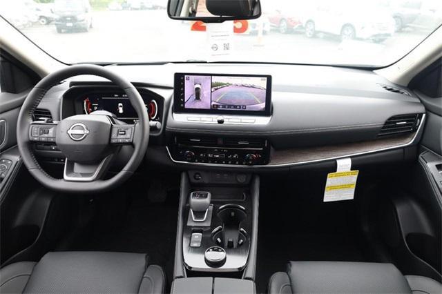 Photo of 2025 Gray Nissan Rogue