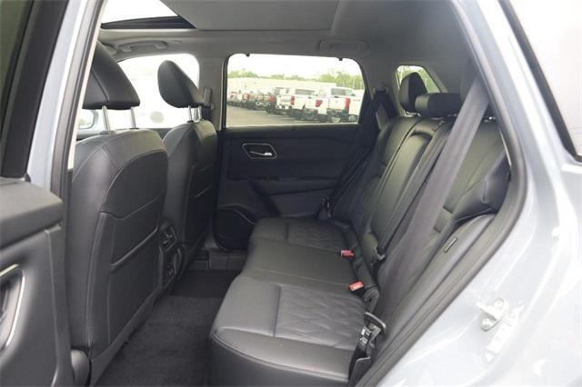 Photo of 2025 Gray Nissan Rogue