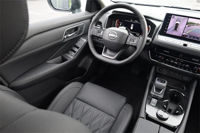 Photo of 2025 Gray Nissan Rogue