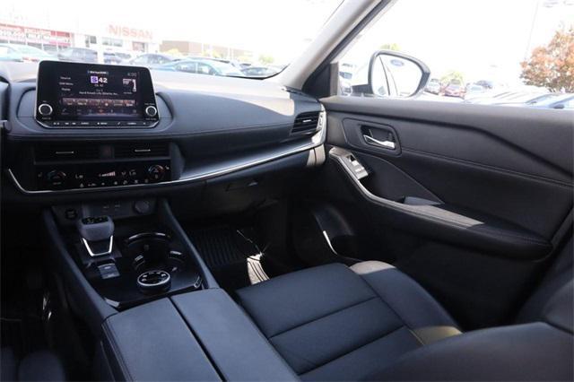 Photo of 2024 Everest White Pearl Nissan Rogue
