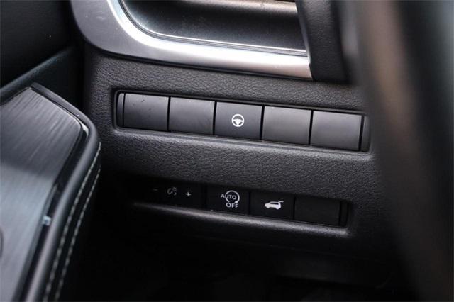 Photo of 2024 Everest White Pearl Nissan Rogue