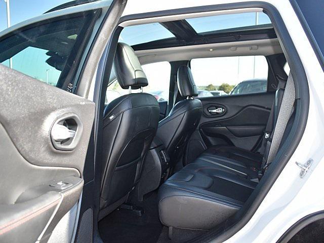 Photo of 2021 Bright White Clearcoat Jeep Cherokee