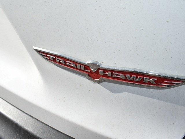 Photo of 2021 Bright White Clearcoat Jeep Cherokee