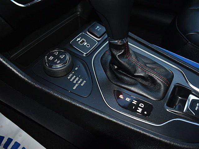 Photo of 2021 Bright White Clearcoat Jeep Cherokee