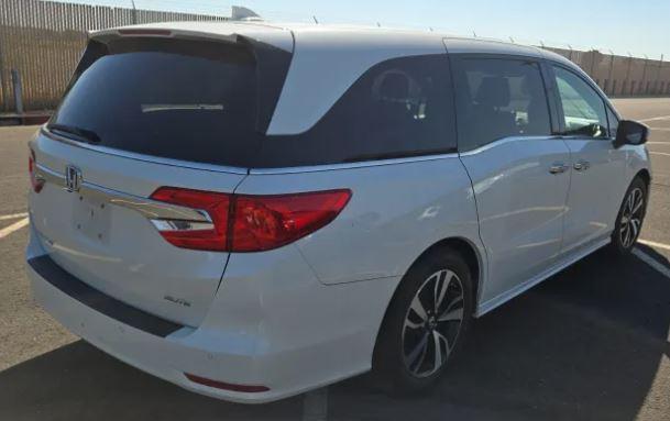 Photo of 2018 Lunar Silver Metallic Honda Odyssey