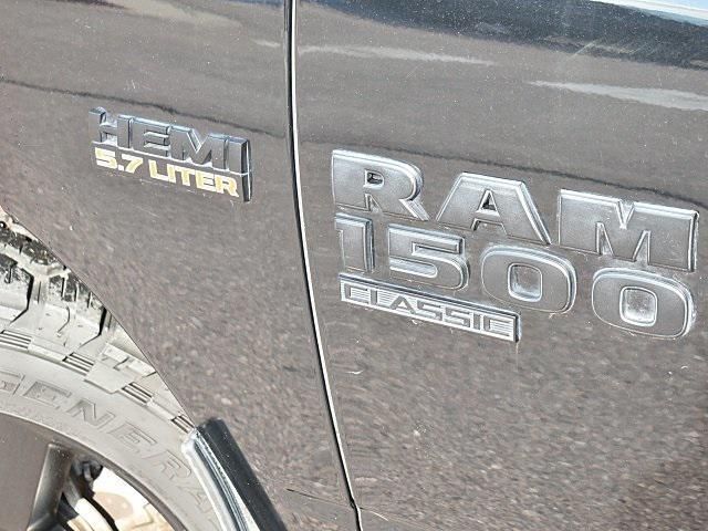 Photo of 2020 Diamond Black Crystal Pearl RAM 1500 Classic