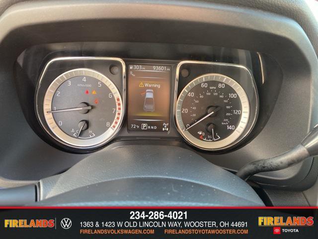 Photo of 2018 Glacier White Nissan Titan