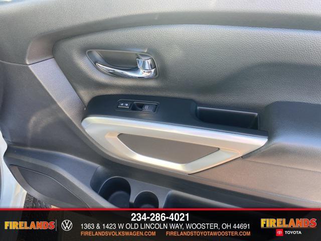 Photo of 2018 Glacier White Nissan Titan