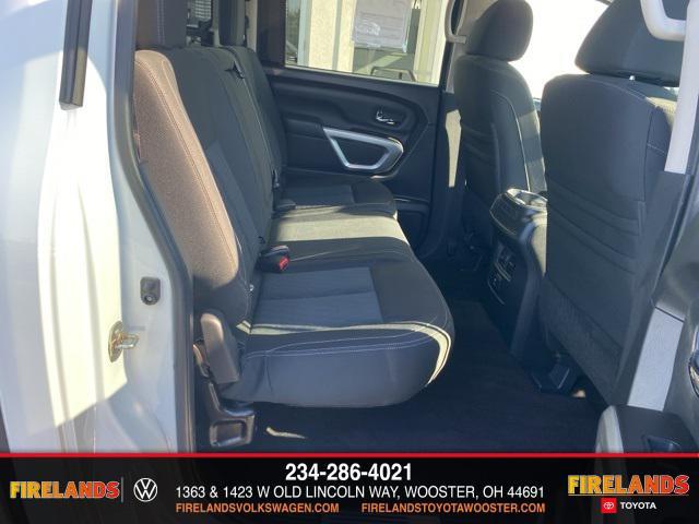 Photo of 2018 Glacier White Nissan Titan