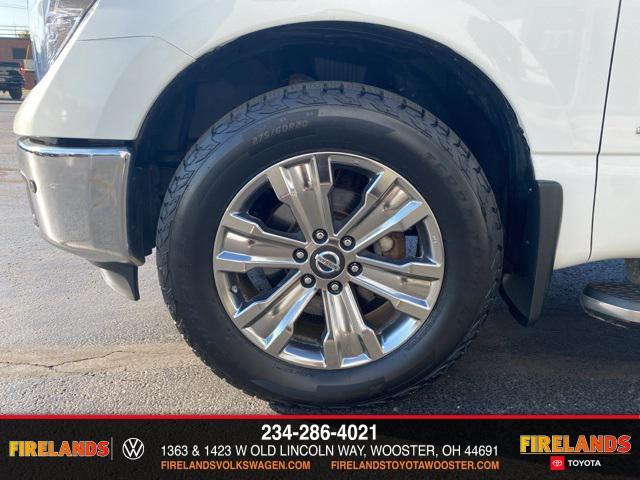 Photo of 2018 Glacier White Nissan Titan