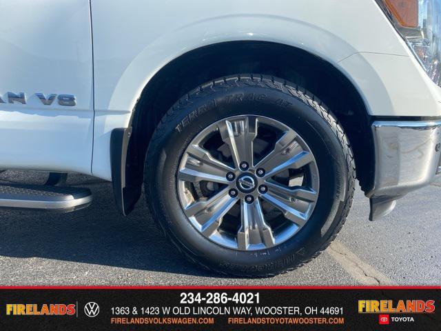 Photo of 2018 Glacier White Nissan Titan